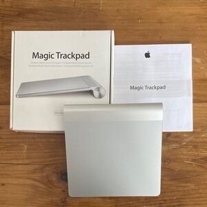 Apple Magic Trackpad NEW - (MC380AM/A) Sleek Silver Finish
